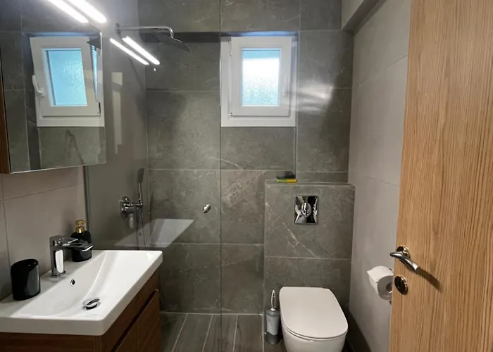 The Horizon * Néa Péramos